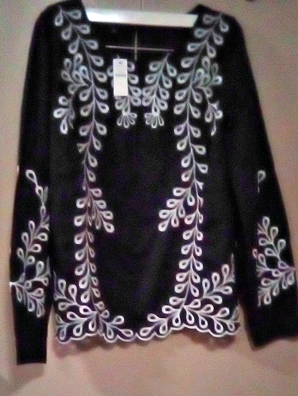 Embroidered Long Sleeve Top in Black & White Size Medium NWT
